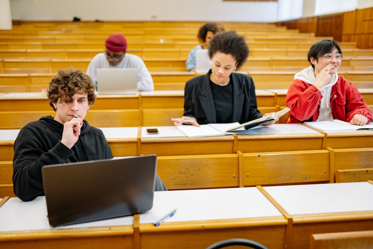 High School Scholarships Image 2
